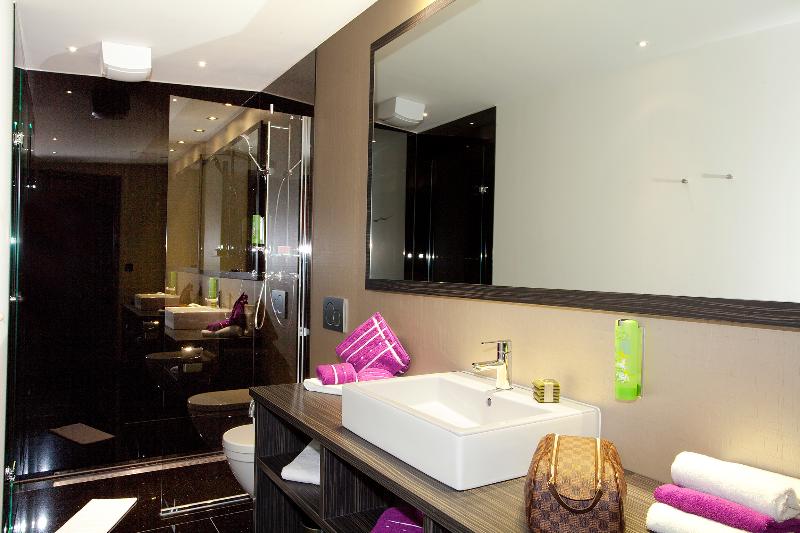 家庭间, Centro Hotel Ayun Deluxe
