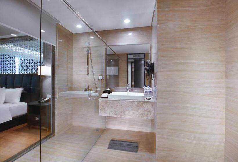 Номер Deluxe, The Alana Hotel & Convention Center Solo By Aston