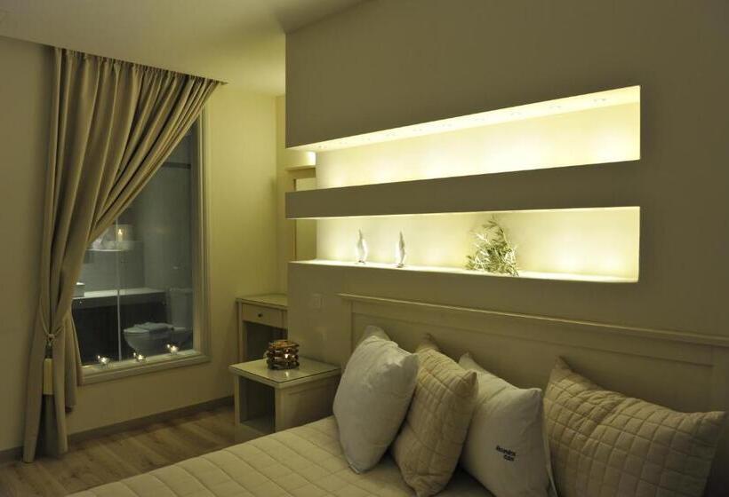 豪华房间, Alexandros Studios