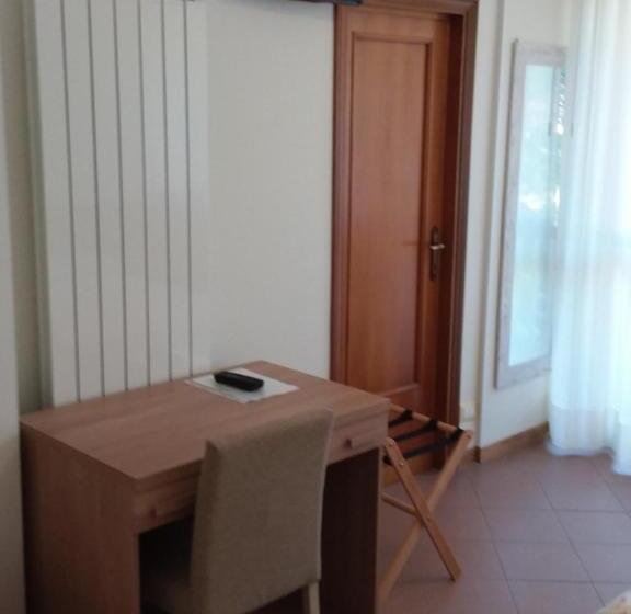 Camera Tripla Standard, Albergo Nyers