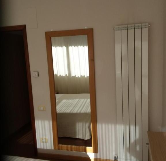 Camera Tripla Standard, Albergo Nyers