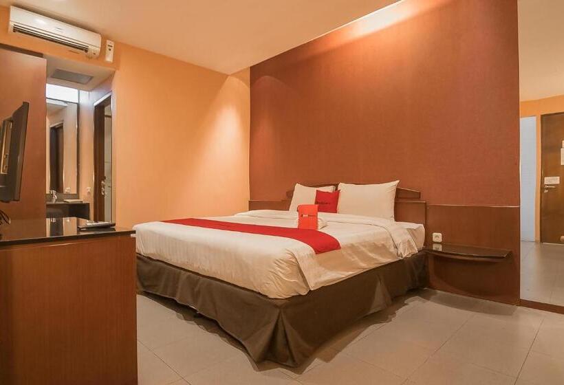 Полулюкс, Reddoorz Plus @ Cipaganti Street 3