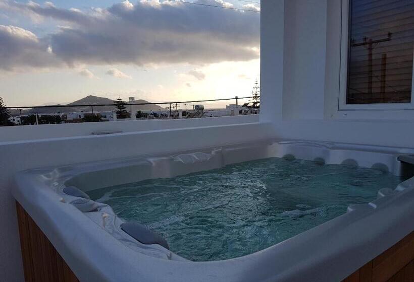 Люкс Мастер, Polis Of Naxos Boutique