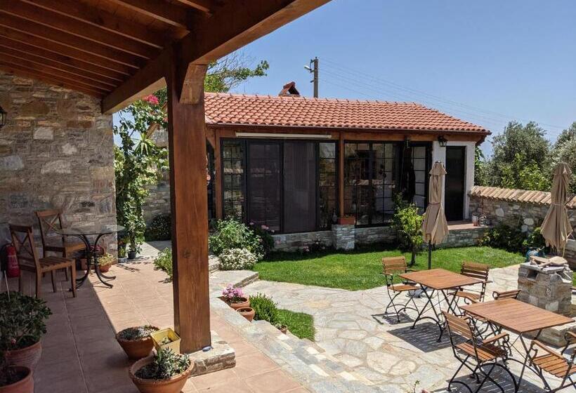 스탠다드 트리플 룸 가든 전망, Bahab Guest House