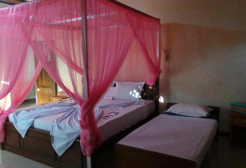 سوئیت با بالکن, Rico Shadow Guest House