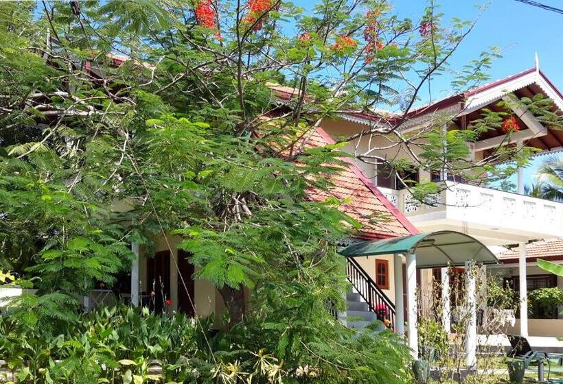 اتاق لوکس با بالکن, Rico Shadow Guest House