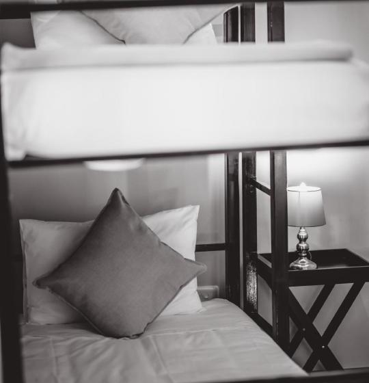 Семейный Номер Deluxe, The Village Lodge