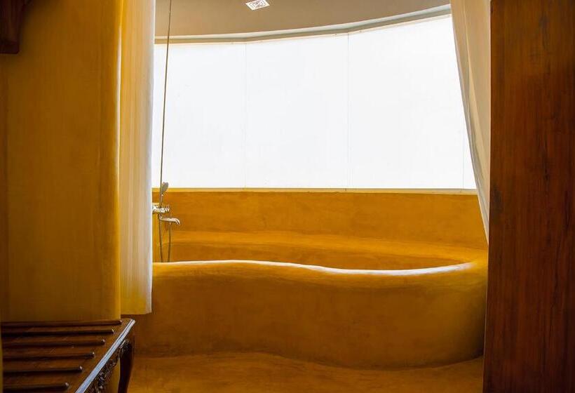 سوییت, Royal Emirates Resort & Spa