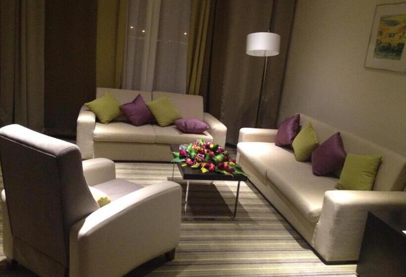 سوئیت با تخت بزرگ, Radisson Blu Resort Jizan