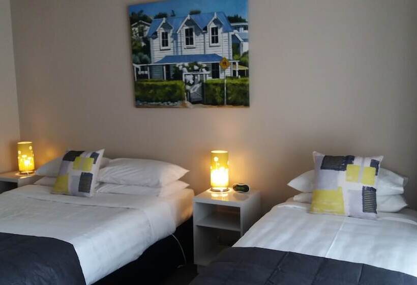 Студия Стандарт, Settlers Motor Lodge
