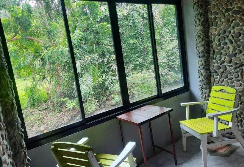 标准间带山景, Tree Tops River Huts