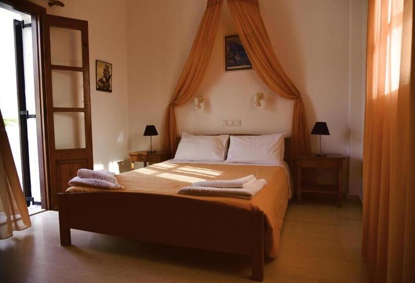 דירת חדר, Villa Angira