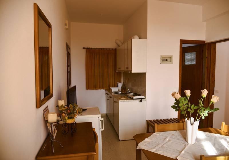 דירת חדר, Villa Angira