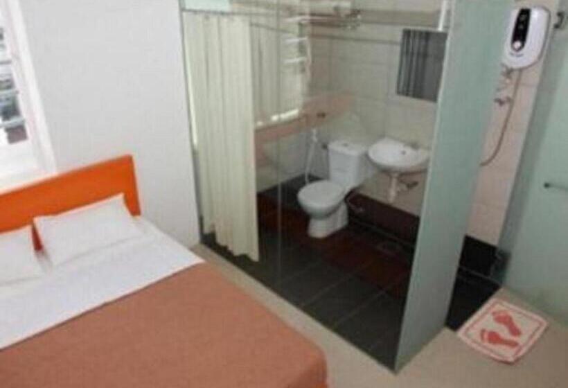 اتاق لوکس, 1 Hotel Kuchai Lama