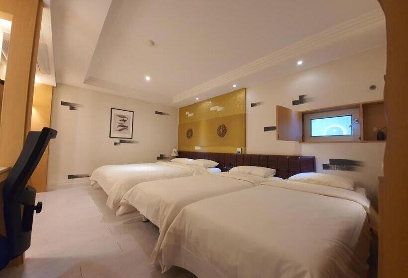 수피리어 패밀리 룸, Friendly Dh Naissance Hotel By Mindrum Group