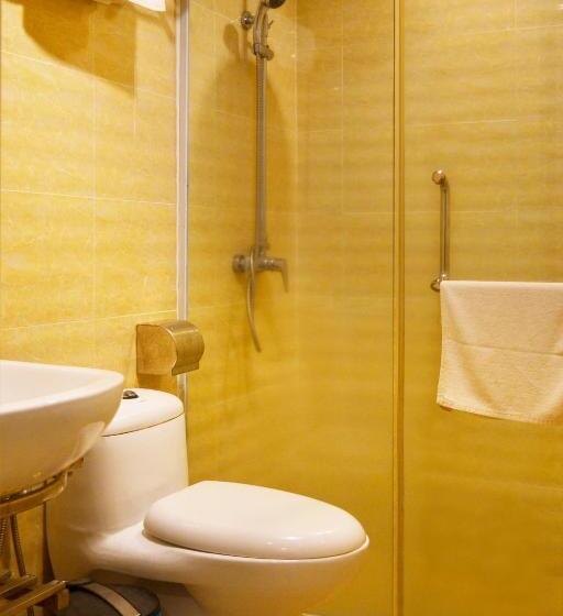 Номер Стандарт, Golden Roof Hotel Ampang Ipoh