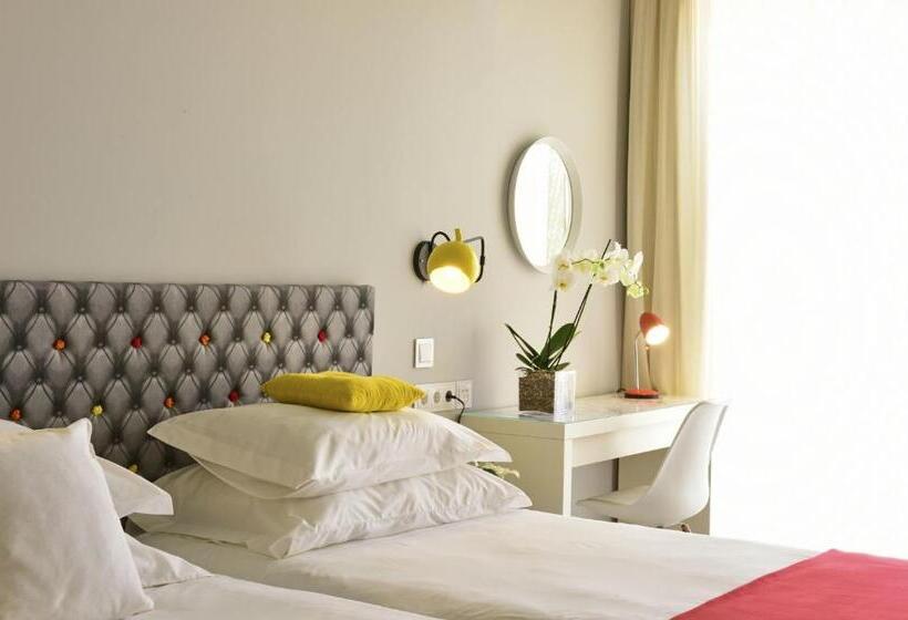 Номер Superior Вид на Бассейн, Pestana Alvor South Beach Premium Suite