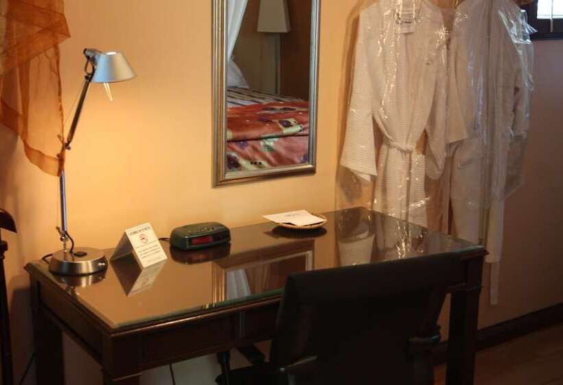 Люкс Deluxe 2 Спальни, Motel Le Jolibourg