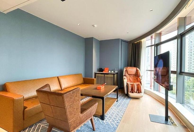 Полулюкс Кровать Кинг, Four Points By Sheraton Chongqing, Yongchuan