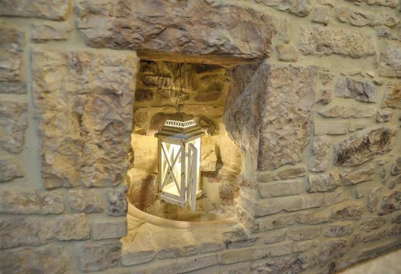 اتاق استاندارد, Case Brizi Assisi