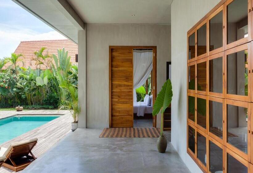 Вилла 4 Спальни, Zin Berawa Villas & Bungalows