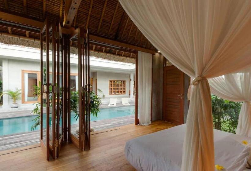 Вилла 4 Спальни, Zin Berawa Villas & Bungalows