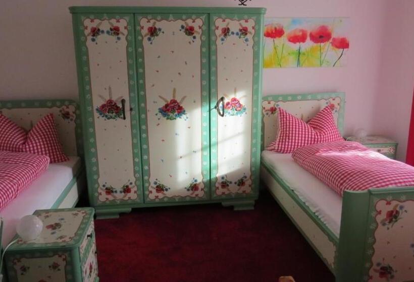 스탠다드 트리플 룸, Gästehaus Huber   Traditional Sixties Hostel