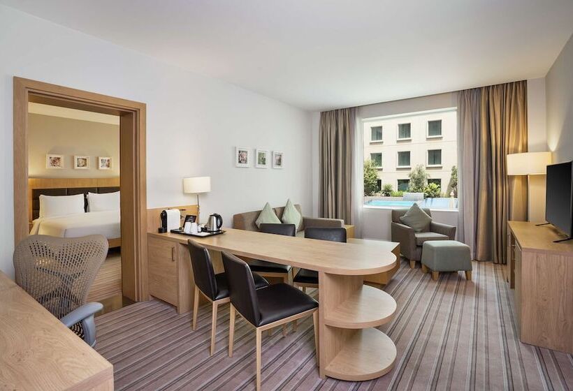 Suite Łóżko King Size, Hilton Garden Inn Dubai, Mall Avenue