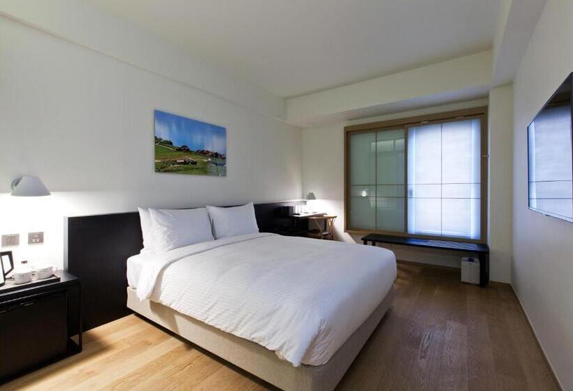 Номер Deluxe, Sotetsu Hotels The Splaisir Seoul Myeongdong