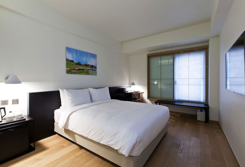 Номер Deluxe, Sotetsu Hotels The Splaisir Seoul Myeongdong