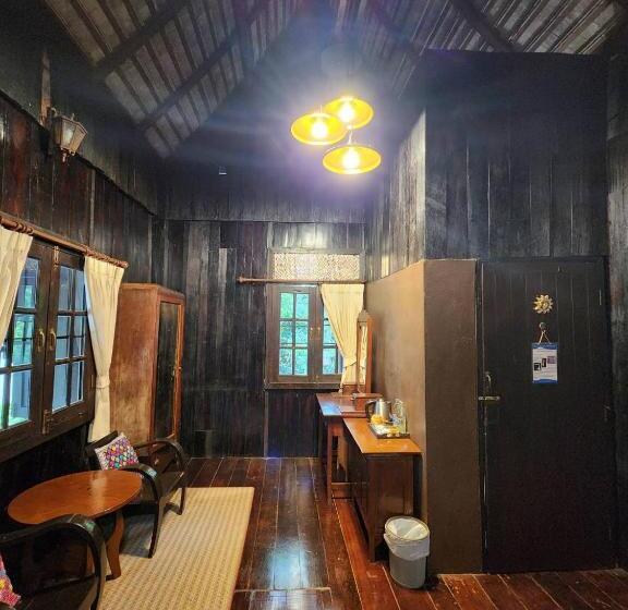 Deluxe Room, Club One Seven Gay Men  Chiang Mai