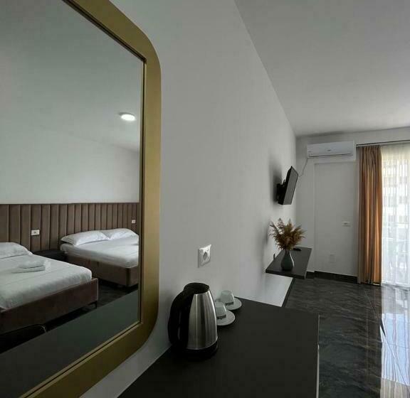 带露台的小型套房, Leodori 3 Suites