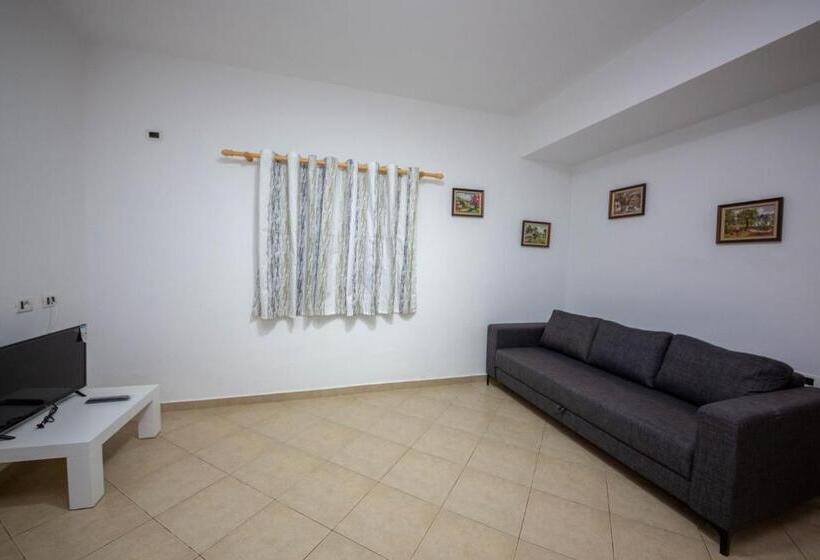 Family Room, Vila Era Ksamil