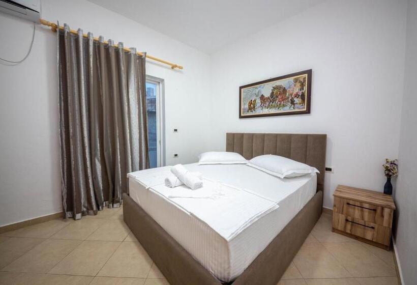 Standard Triple Room with Balcony, Vila Era Ksamil