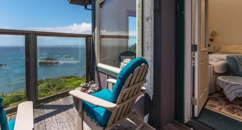 Люкс Deluxe Вид на Море, Turtle Rocks Oceanfront Inn