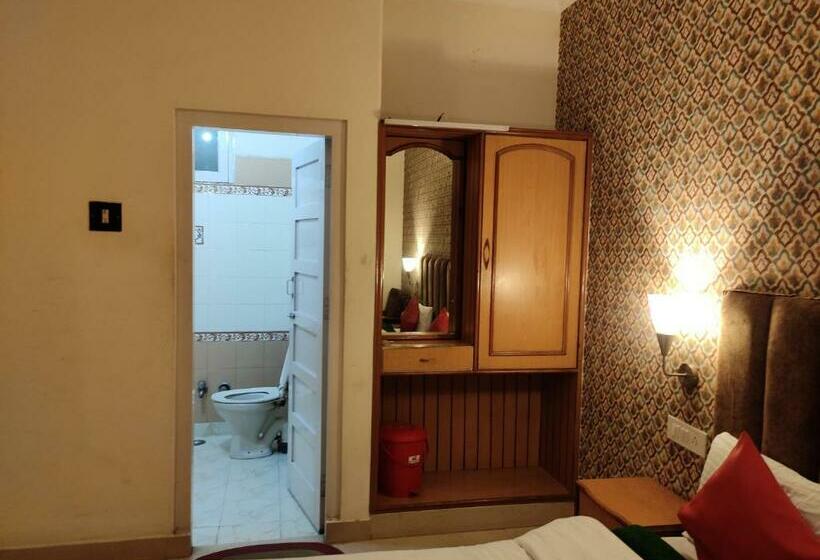 Номер Deluxe, Royal
