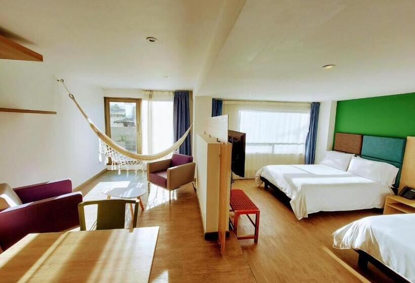 Люкс, Viaggio Teleport City Suites