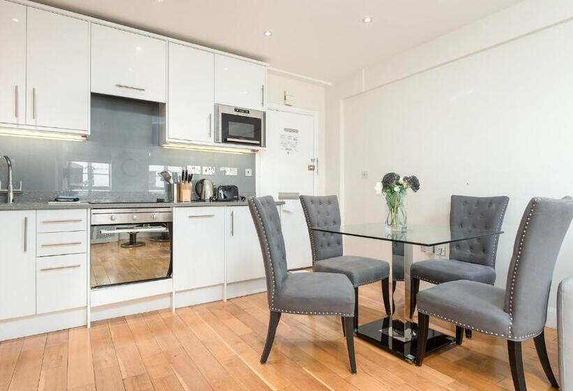 Студия Стандарт, Nell Gwynn House Apartments & Rooms