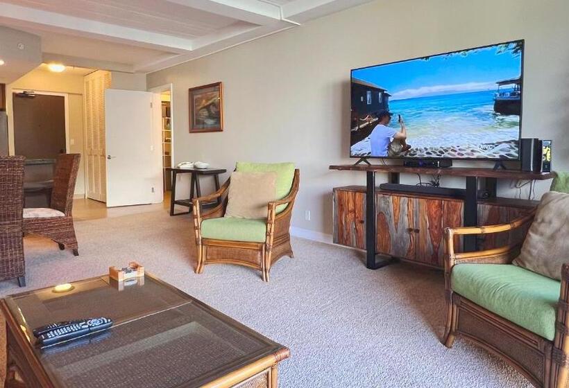 Апартаменты 1 Спальня Вид на Море, Maui Westside Presents: Whaler 420   Best Location In Kaanapali Beach