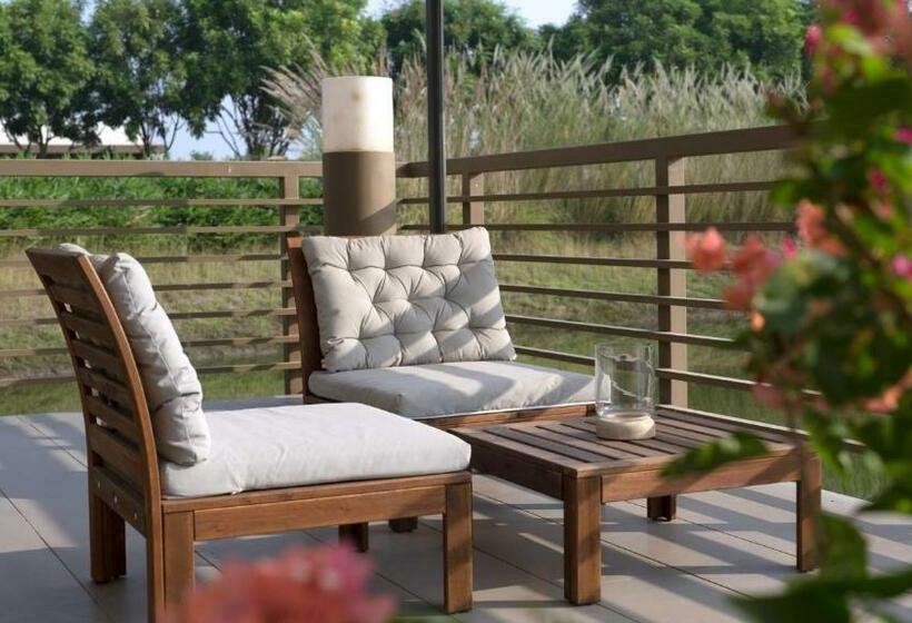 Номер Стандарт Вид на Озеро, Life At Repose  Lake Villas Resort & Club