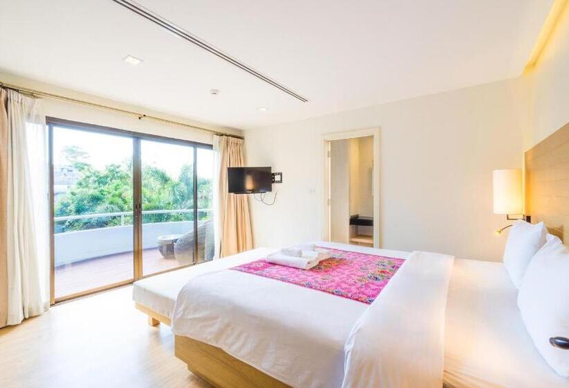 Camera Deluxe con Balcone, Baan Suwantawe