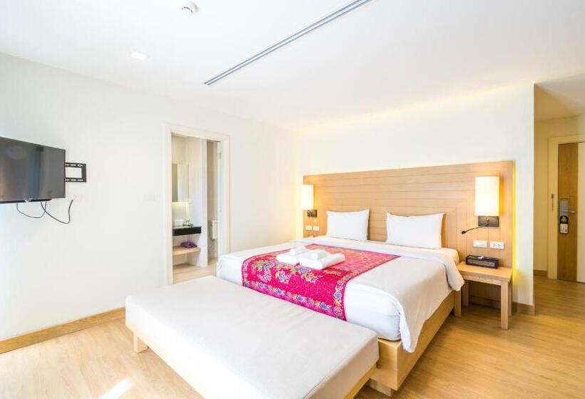 Camera Deluxe con Balcone, Baan Suwantawe