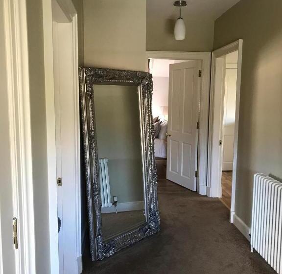 Дом 1 Спальня, Gate Lodge At Lough Erne Golf Village