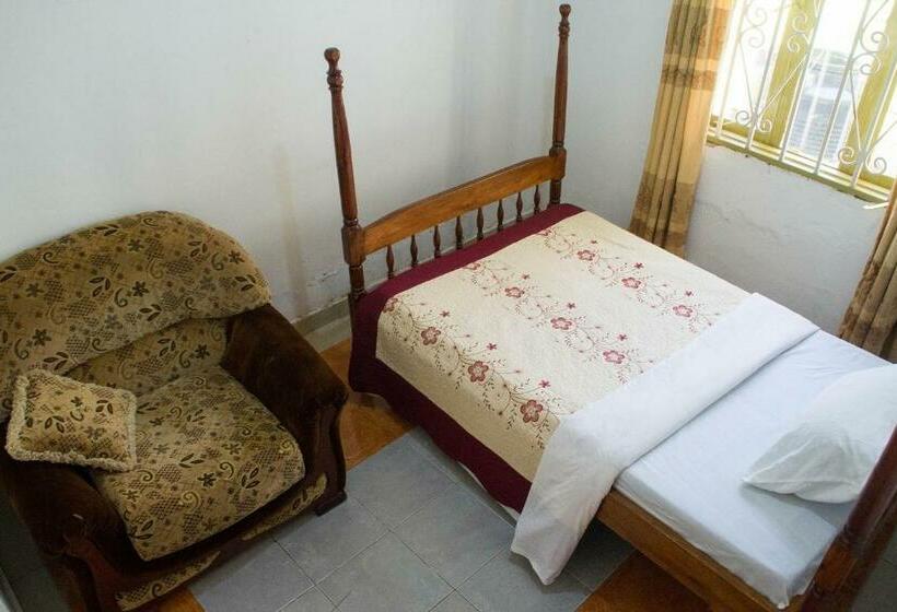 اتاق استاندارد یک نفره, Efraz Motel Kanungu