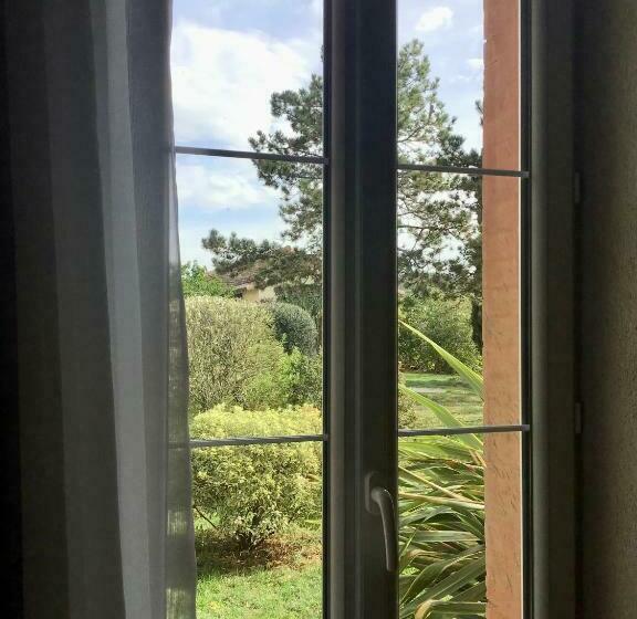 Номер Стандарт, Maison En Cramaillan