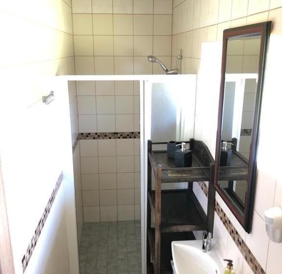 اتاق ساده سه نفره, Beach Guesthouse Lenkas