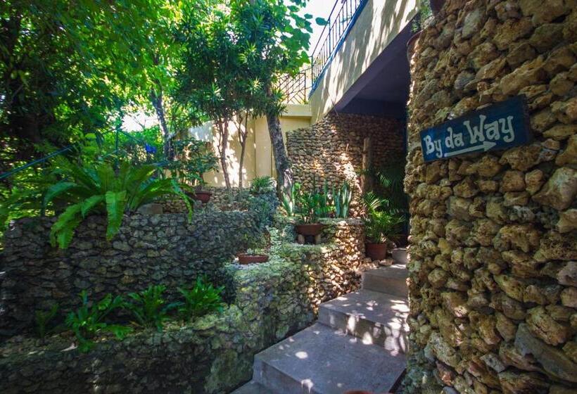 디럭스 룸, Ralph S Place