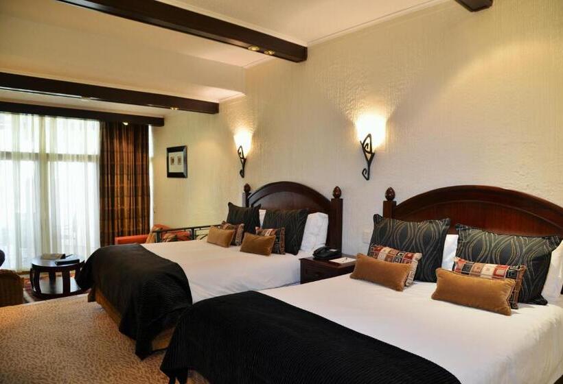 חדר משפחתי, Kwa Maritane Lodge