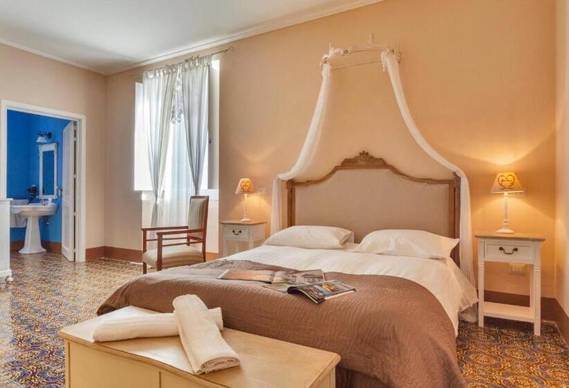 Полулюкс, Borgo Del Carato