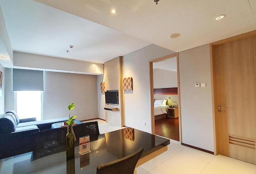 Executive Svit, Ra Premiere Simatupang